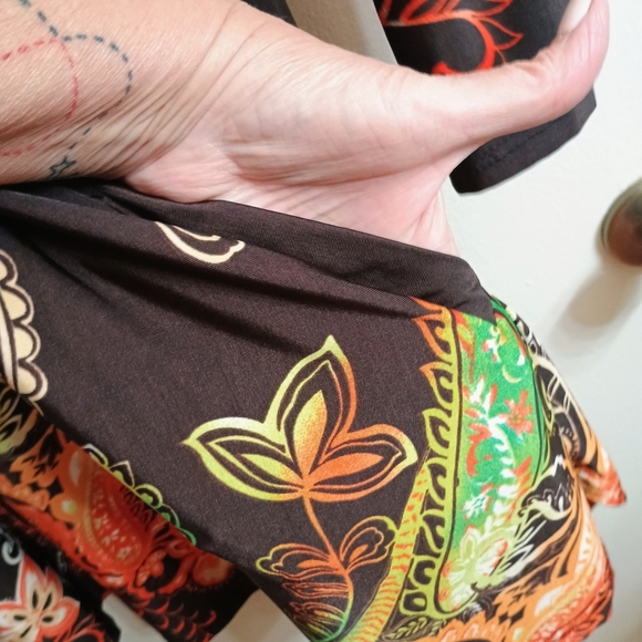 Vibrant Paisley Dress - Picture 6 of 9